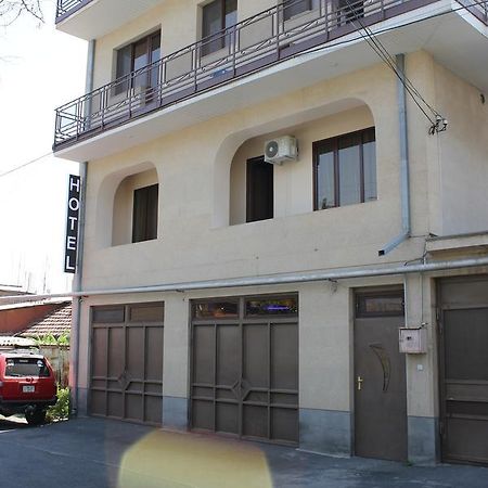 Hotel For You Erevan Exterior foto