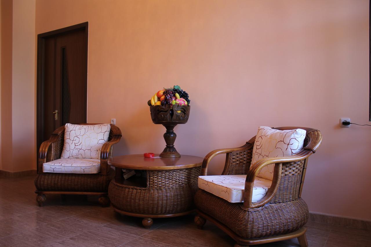 Hotel For You Erevan Exterior foto